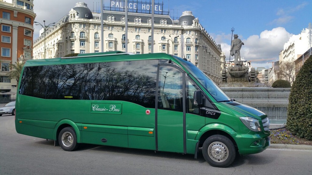 Autobus classic bus neptuno madrid
