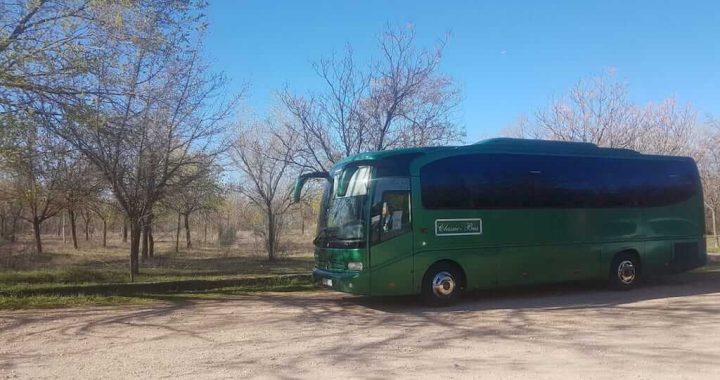 Classic Bus En El Campo