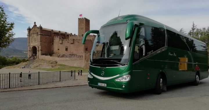 Classic Bus Castillo Abadia